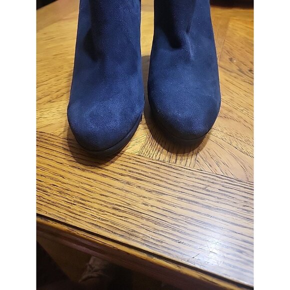 Vince Camuto Heels Blue Suede 4" Heel Never Worn 8.5 - Picture 5 of 9
